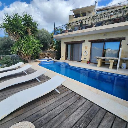 Gozo Island Escape Sleeps 4 With Private Bathroom Ghajn il-Kbira  Exterior photo