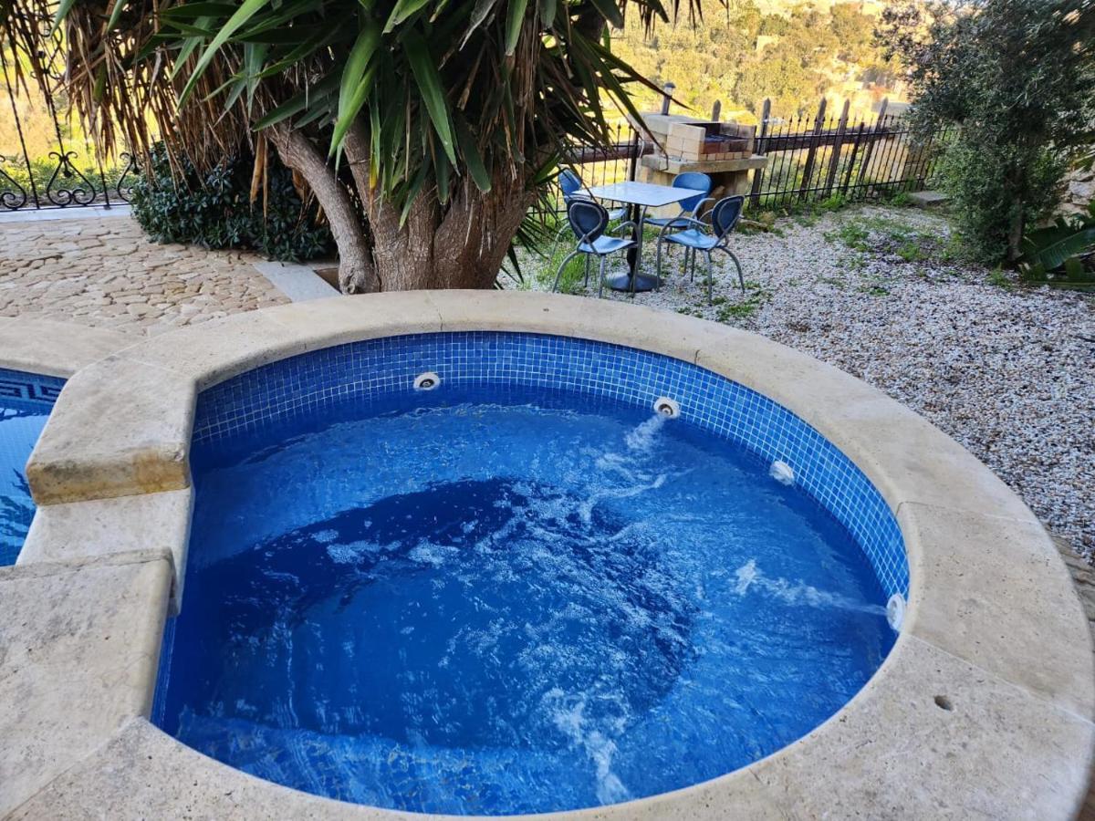 Gozo Island Escape Sleeps 4 With Private Bathroom Ghajn il-Kbira  Exterior photo