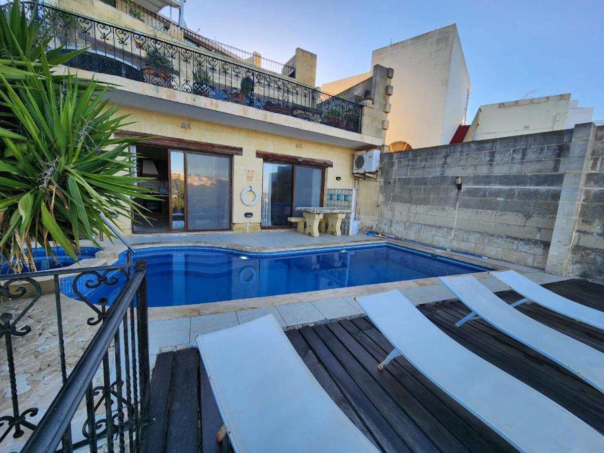 Gozo Island Escape Sleeps 4 With Private Bathroom Ghajn il-Kbira  Exterior photo