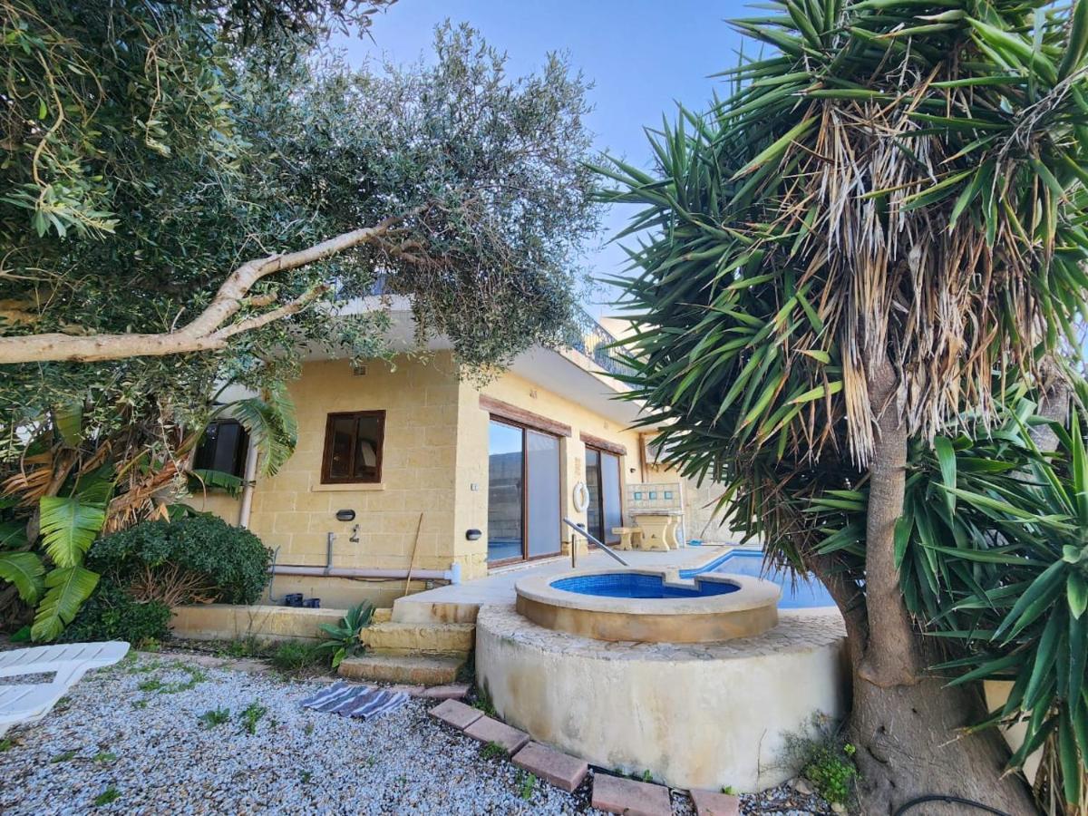 Gozo Island Escape Sleeps 4 With Private Bathroom Ghajn il-Kbira  Exterior photo