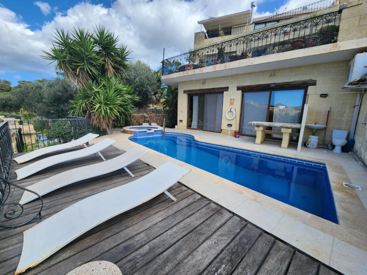 Gozo Island Escape Sleeps 4 With Private Bathroom Ghajn il-Kbira  Exterior photo