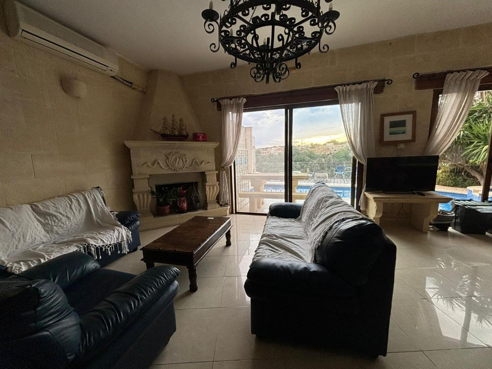 Gozo Island Escape Sleeps 4 With Private Bathroom Ghajn il-Kbira  Exterior photo