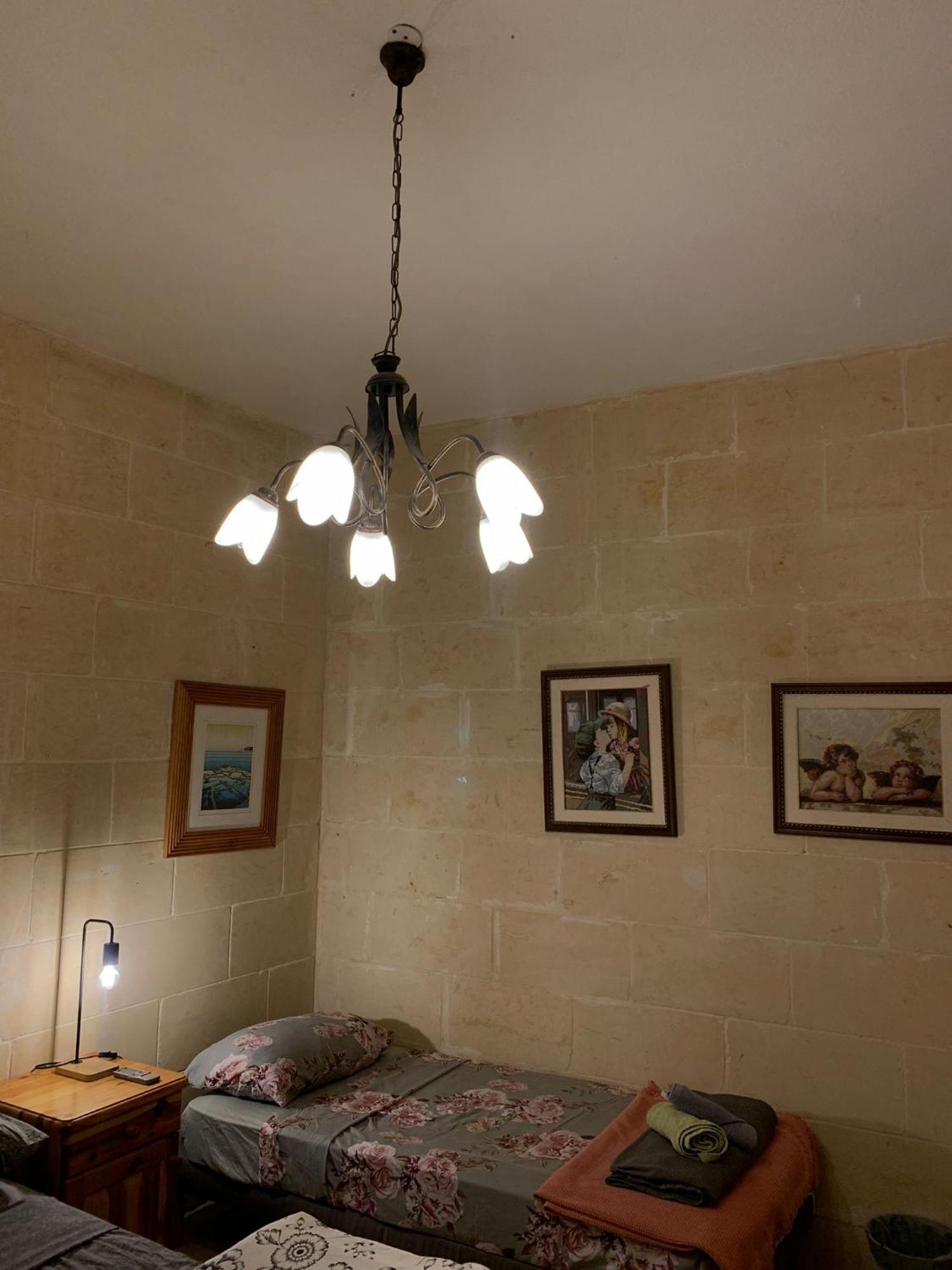 Gozo Island Escape Sleeps 4 With Private Bathroom Ghajn il-Kbira  Exterior photo