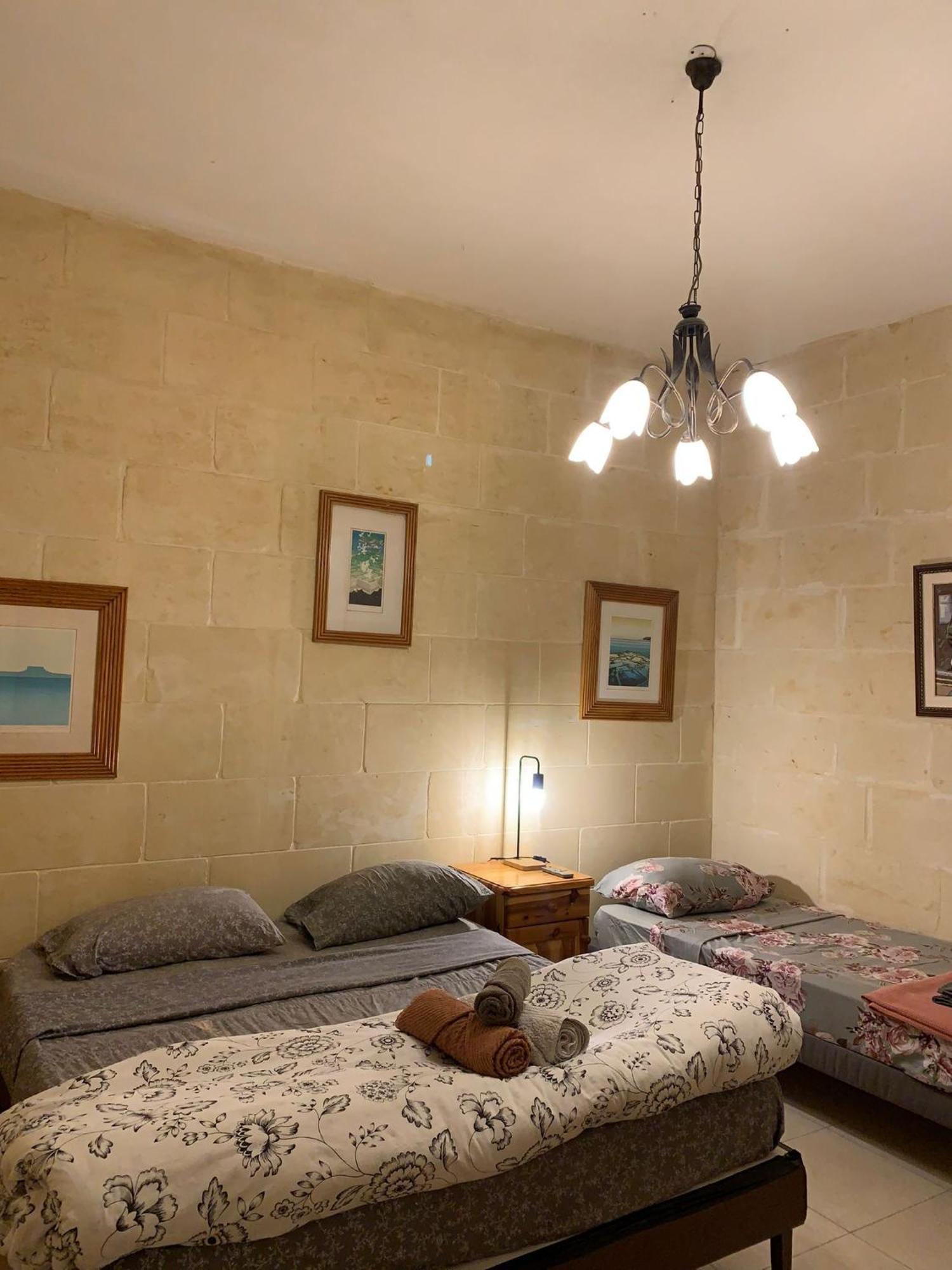 Gozo Island Escape Sleeps 4 With Private Bathroom Ghajn il-Kbira  Exterior photo